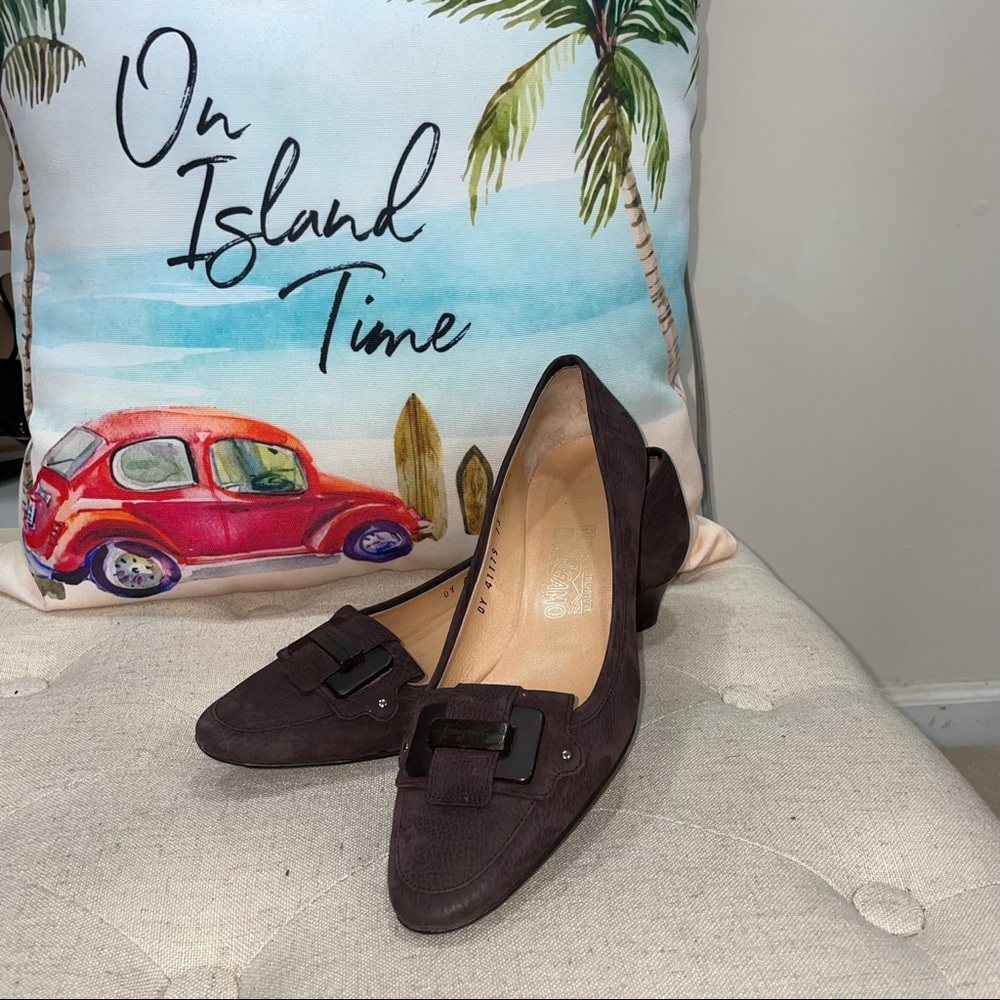 Salvatore Ferragamo Brown Leather Buckle Pump Size 8 Excellent Condition